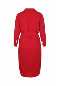 Robe midi rouge à manches longues avec col, détail pli au dos, poignets boutonnés et ceinture en tissu à la taille.