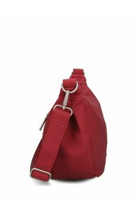 Borsa a tracolla in pelle rossa con tracolla regolabile, anelli in metallo argentato e zip, mostrata in vista laterale su sfondo bianco.