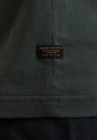 Thumbnail Image 8