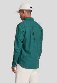 Lyle & Scott PLAIN OXFORD - Chemise - deep emerald