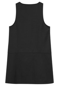 Zwarte mouwloze jurk gemaakt van een soepele stof, met een getailleerde bovenkant en een uitlopende rok, met strakke lijnen en zonder zichtbare versieringen.