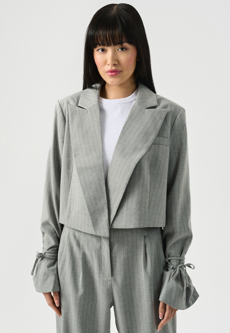 Laurella Blejzr - light grey