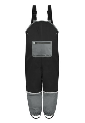 Schwarze wasserdichte Latzhose mit grauen Akzenten, verstellbaren Trägern, einer frontseitigen Reißverschlusstasche und elastischen Bündchen mit Fußriemen.