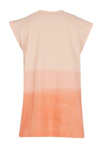 Lys fersken T-shirt med firkantet silhuet, blød tekstur og en gradient dip-dye effekt, der går fra lys til mørkere fersken i bunden.