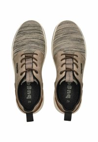 Braune und graue Sneakers mit einem strukturierten Strick-Obermaterial, Lederakzenten und einem weichen Innenfutter. Beinhaltet robuste Schnürsenkel und eine Zuglasche.