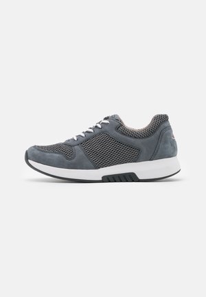 Sneakers - grey