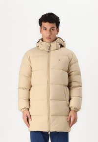 Tommy Jeans ESSENTIAL - Abrigo de plumas - beige