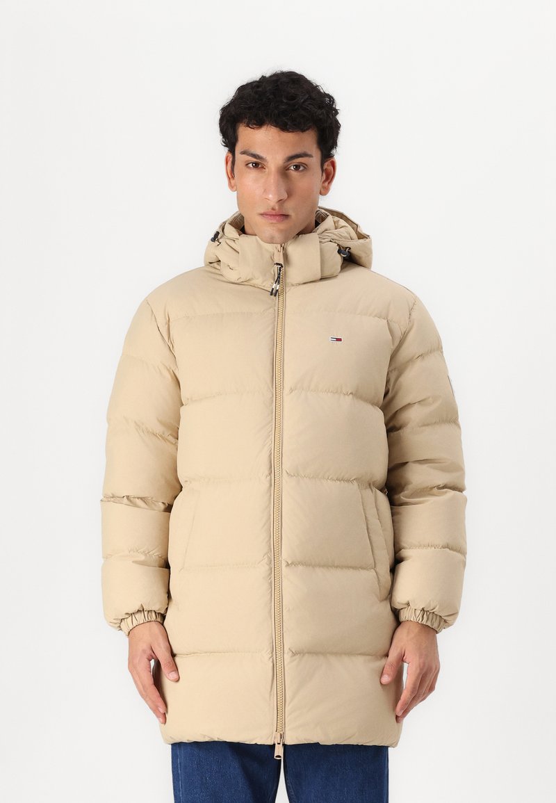 Tommy Jeans ESSENTIAL - Abrigo de plumas - beige