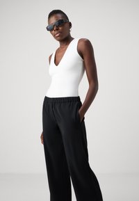 Samsøe Samsøe HOYS STRAIGHT PANTS  - Broek - black