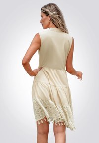 Cupshe POM TASSEL HEM MINI  - Denní šaty - beige