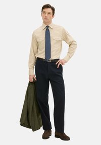Oscar Jacobson Camicia - almond beige
