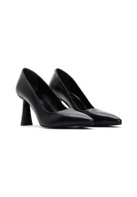 Scarpe col tacco alto in pelle nera con design a punta e tacco spesso. Texture liscia con una finitura lucida.
