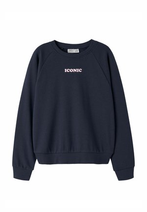 Granatowa bluza z długim rękawem, z prążkowanymi mankietami i dolnym brzegiem, z napisem "ICONIC" w jasnoróżowym kolorze na środku klatki piersiowej.