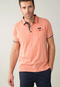 Non sélectionné, peach