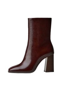 Korolliset nilkkurit - dark red