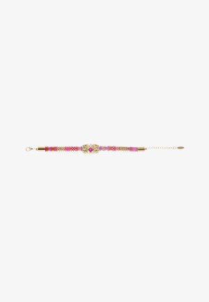 Bracelet en ton or avec un design perlé aux teintes roses et violettes, doté d'un fermoir décoratif et d'un accent central en strass.