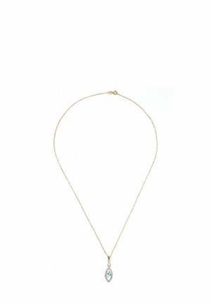 Goldene Kettenhalskette mit einem marquiseschönen Anhänger, der mit einem hellblauen Edelstein verziert ist, umrahmt von einem silbernen Rahmen und kleinen klaren Akzenten.