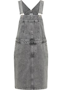 Grå denimhängselkjol med justerbara axelband och en framficka på bröstet, knälängd, med knappdetaljer vid midjans sidor.