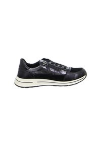 Zwarte lage sneaker met witte zool, veters aan de voorkant en een ritssluiting aan de zijkant, ontworpen voor casual gebruik.