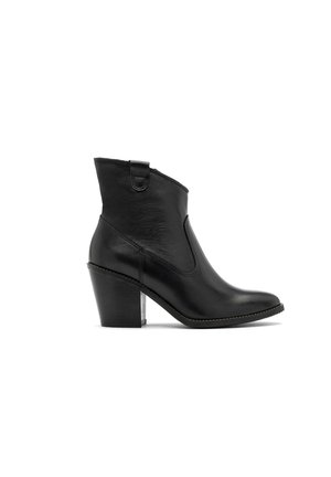 Kotníková obuv - black