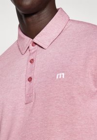 TravisMathew THE ZINNA - Polotričko - heather cardinal