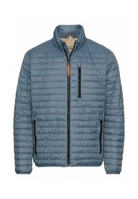 Blauwe gewatteerde jas met een hoge kraag, zwarte ritszakken en kleine leren accenten. Getextureerde stof met lichte isolatie.