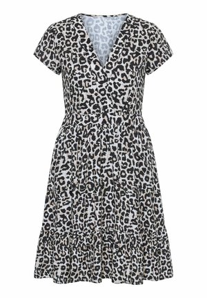 Robe courte manches courtes, col en V, longueur genou, avec motif léopard noir et gris et taille froncée.