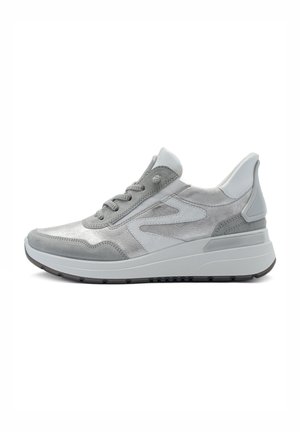 SNEAKER - Sneaker low - grau