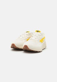 HI-TEC HTS74 SHADOW UNISEX  - Sportcipő - gardenia/cyber yellow/sea storm