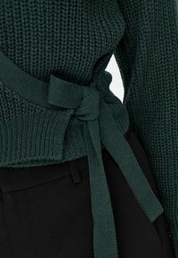 ONLY BREDA WRAP NOOS - Cardigan - green gables