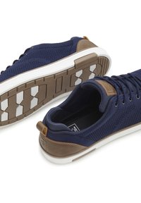 john devin Trainers - marine