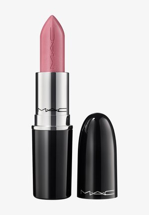 Pink MAC læbestift med sort og sølv hylster, stående oprejst med låget placeret ved siden af på en hvid baggrund.