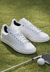 No seleccionado, cloud white off white cloud white