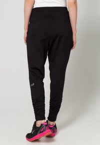 Casall Träningsbyxor - red