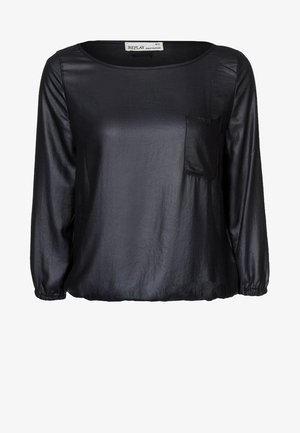 Czarna bluzka z długim rękawem, okrągłym dekoltem, elastycznymi mankietami i dołem oraz małą kieszonką na lewej piersi.