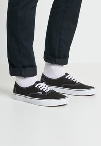 vans aut