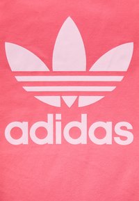 adidas Originals TREFOIL TEE - Apdrukāts T-krekls - hazy rose
