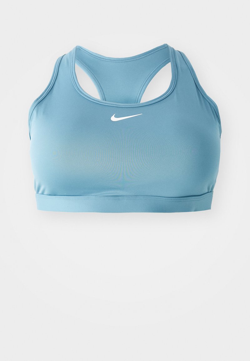Sujetador deportivo azul con diseño de espalda nadadora, fabricado con material elástico, que presenta un pequeño logo blanco de Nike en el frente.
