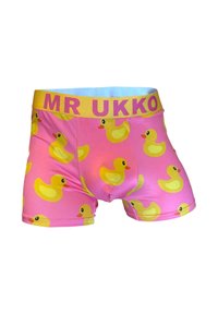 Różowe bokserki z wzorem żółtych gumowych kaczek. Elastyczna talia z nadrukiem "MR UKKO" w żółtym kolorze. Materiał jest gładki i elastyczny.