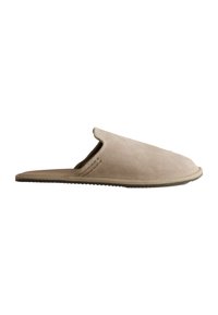 Chausson beige en suède avec bout fermé, à enfiler, semelle plate et dos ouvert, conçu pour une utilisation en intérieur.