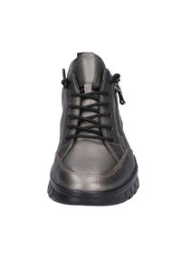 Baskets en cuir gris avec un bout arrondi, lacets noirs et fermeture éclair sur le côté. Présentent une finition texturée et une semelle en caoutchouc robuste.