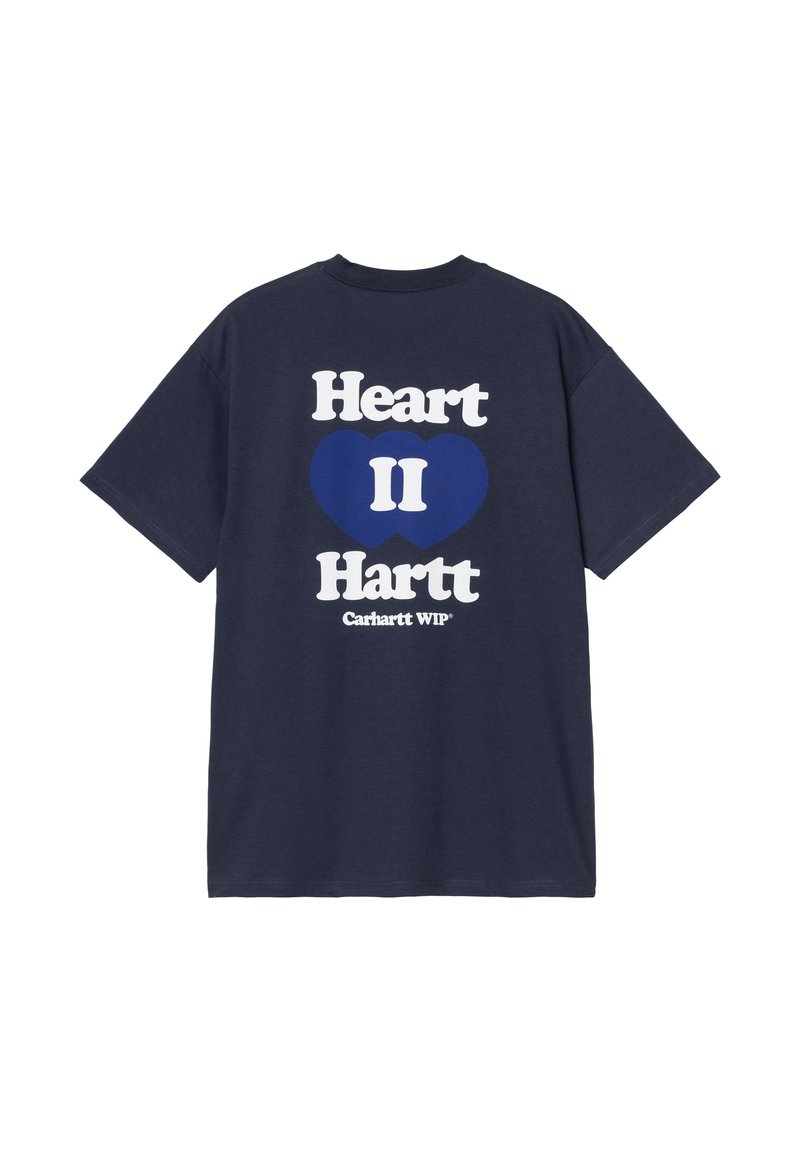 Camiseta de algodón azul marino de manga corta con un gran texto gráfico en blanco y azul que dice "Heart II Hartt" en la parte posterior.