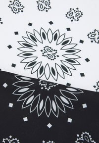 Urban Classics BANDANA UNISEX 2 PACK - Fulardi - black/white