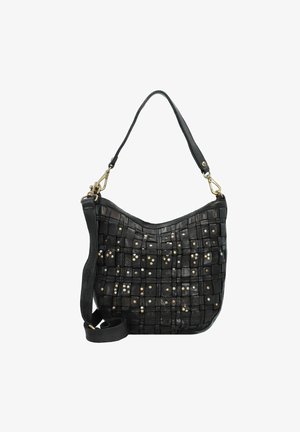 Schwarze, gewebte Lederhandtasche in geschwungener Form, mit dekorativen Nieten, einem abnehmbaren Schultergurt und einem kurzen Griff.