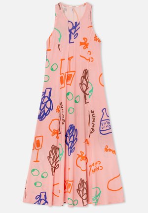 Vestito rosa senza maniche con grafiche colorate e giocose di frutti, bevande e testi, con orlo svasato e tessuto dalla texture liscia.
