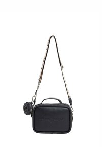 Borsa a tracolla sintetica nera con forma strutturata, logo impresso, tracolla regolabile con un motivo brandizzato e chiusura con zip.