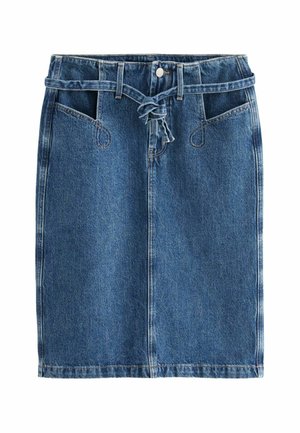 Jeanskjol i medelmörk blå färg med bälte i midjan, två framfickor och framknappsstängning. Något blekt textur.