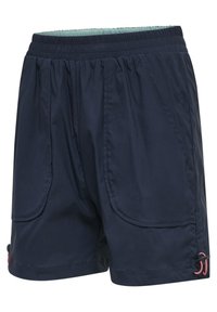 Marineblaue Shorts aus leichtem Stoff, mit elastischem Bund, seitlichen Taschen und pinken Hardware-Details.