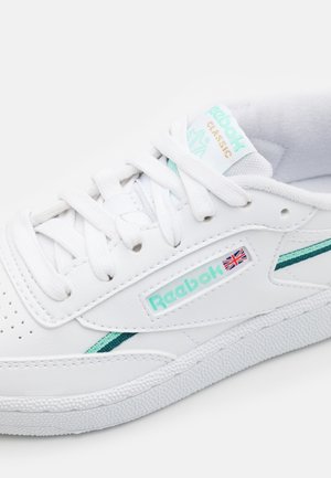 Sneakers - white