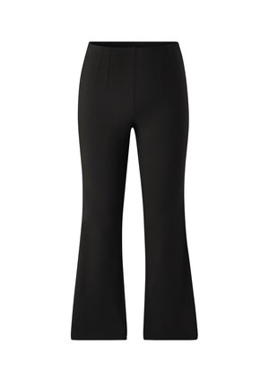 Zwarte flare broek van een gladde stof met een hoge taille, voorzien van voorplooien en een aansluitende pasvorm die naar de zoom verbreedt.